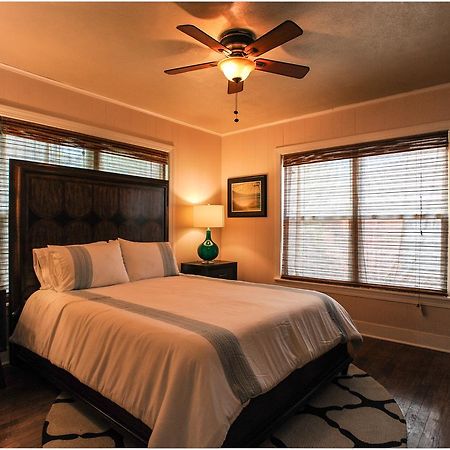 The Coyle Cabin - Close To Downtown, Stadiums, U Of H, Med Center ฮูสตัน ภายนอก รูปภาพ