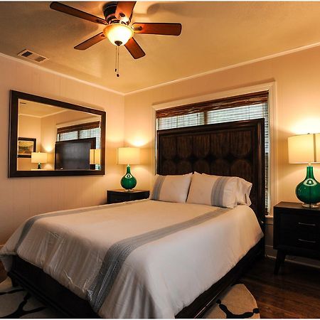 The Coyle Cabin - Close To Downtown, Stadiums, U Of H, Med Center ฮูสตัน ภายนอก รูปภาพ