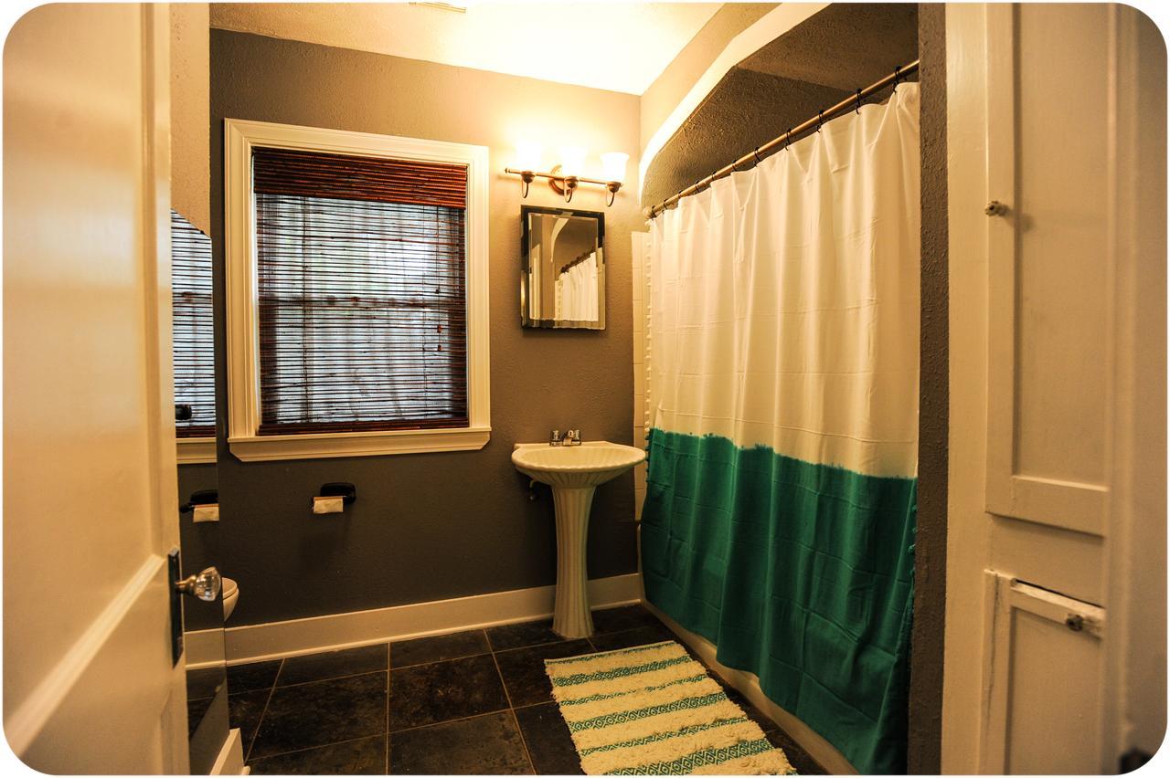 The Coyle Cabin - Close To Downtown, Stadiums, U Of H, Med Center ฮูสตัน ภายนอก รูปภาพ